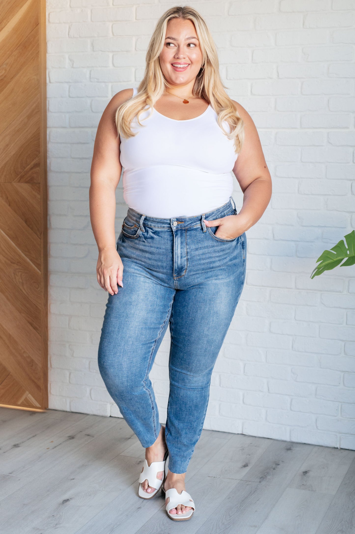 Nicole Tummy Control Skinny Jeans in Vintage Wash